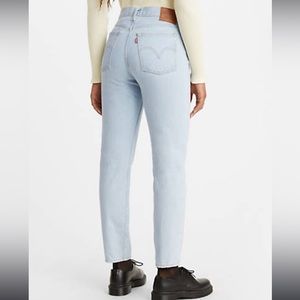 Women’s Levi Wedgie Icon Fit Ankle Light Wash Jeans Size 27